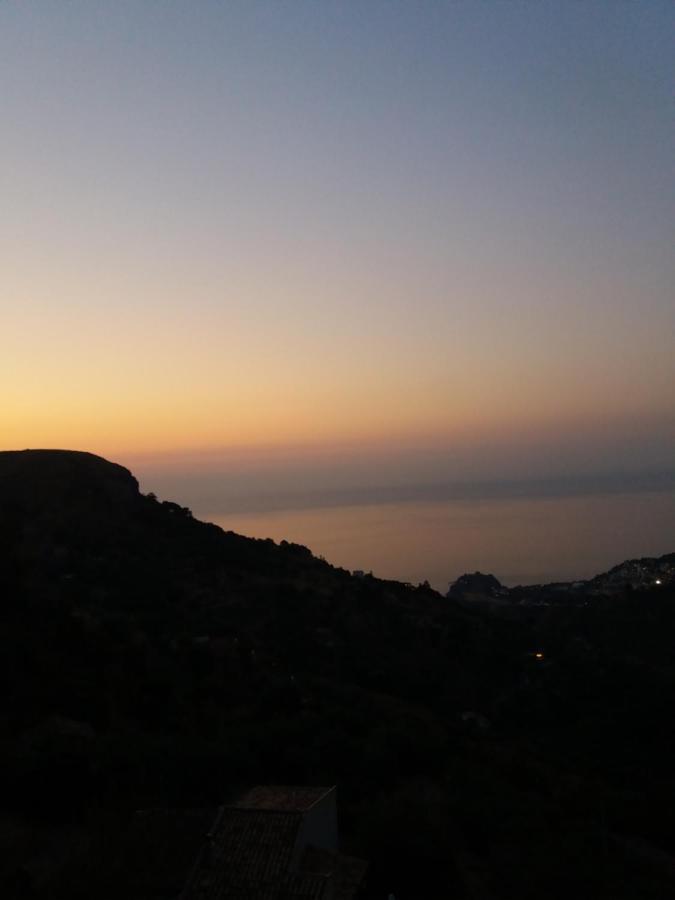 Le Stelle Di Casa Leonardo Villa คาสเตลโมลา ภายนอก รูปภาพ