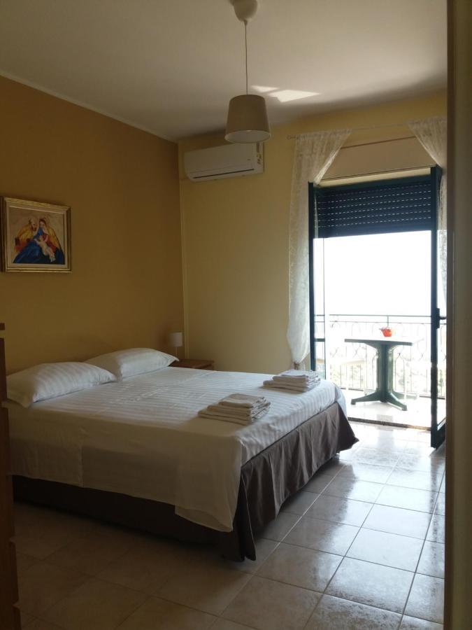 Le Stelle Di Casa Leonardo Villa คาสเตลโมลา ภายนอก รูปภาพ