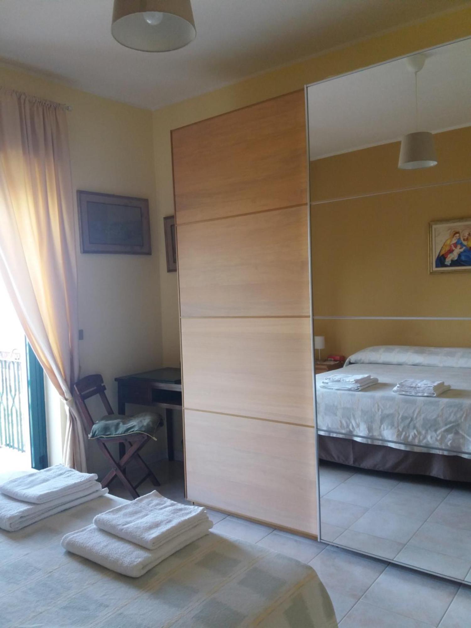Le Stelle Di Casa Leonardo Villa คาสเตลโมลา ภายนอก รูปภาพ