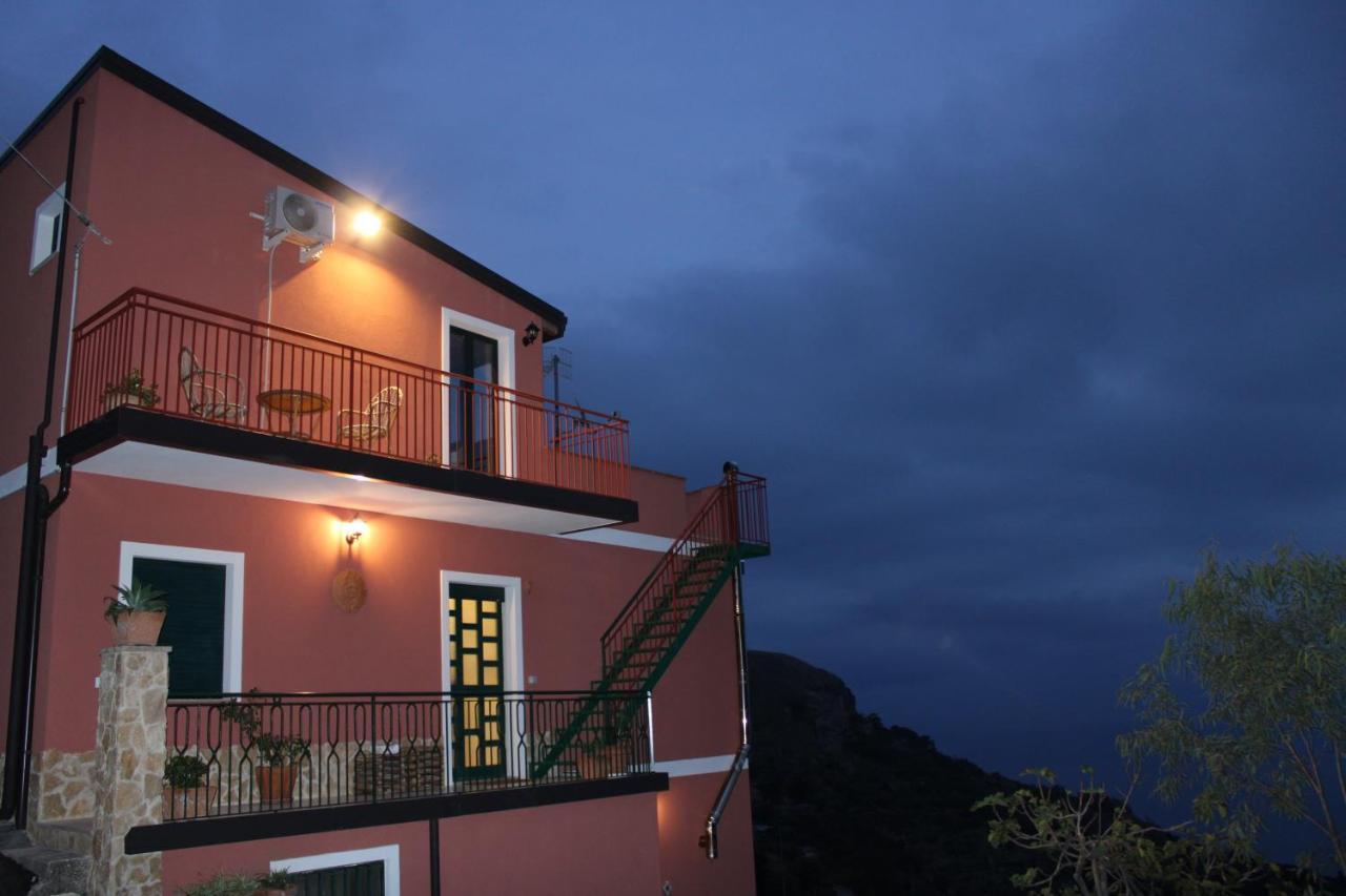 Le Stelle Di Casa Leonardo Villa คาสเตลโมลา ภายนอก รูปภาพ